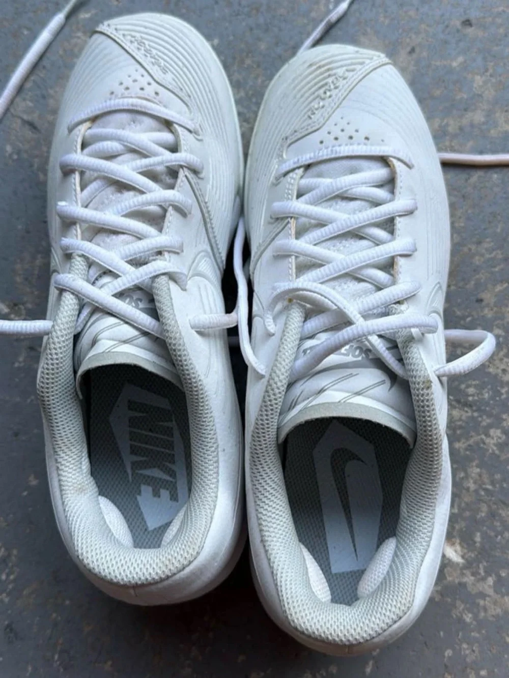Nike women’s softball cleats